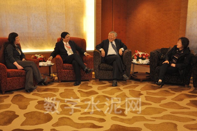 ��Ъ�ڼ䣬�׻᳤�������鳤����ҵ����