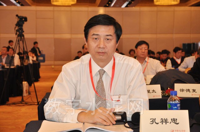 ��Ļʽ���й�ˮ��Э�����鳤����������