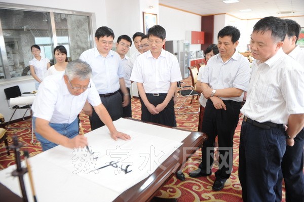 �ǡ��׻᳤��ֿ϶�ͭ�꺣�ݳ�����������������ȡ�õĳɹ�